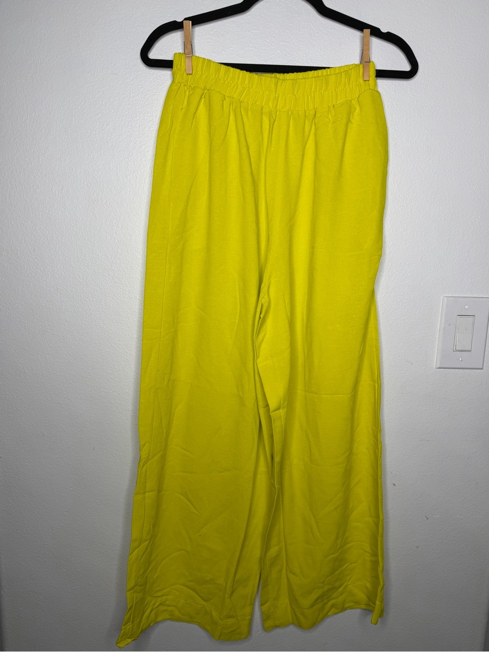 High-Waist Wide-Leg Crop Top Set in Lime - Picture 10 of 13